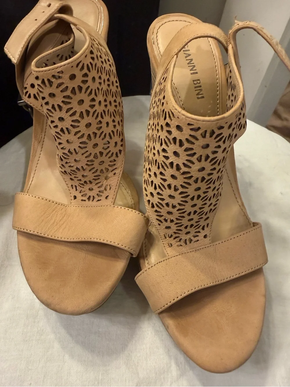 Gianni Bini Tan Leather Laser Cut Wedge Sandals Size 8.5